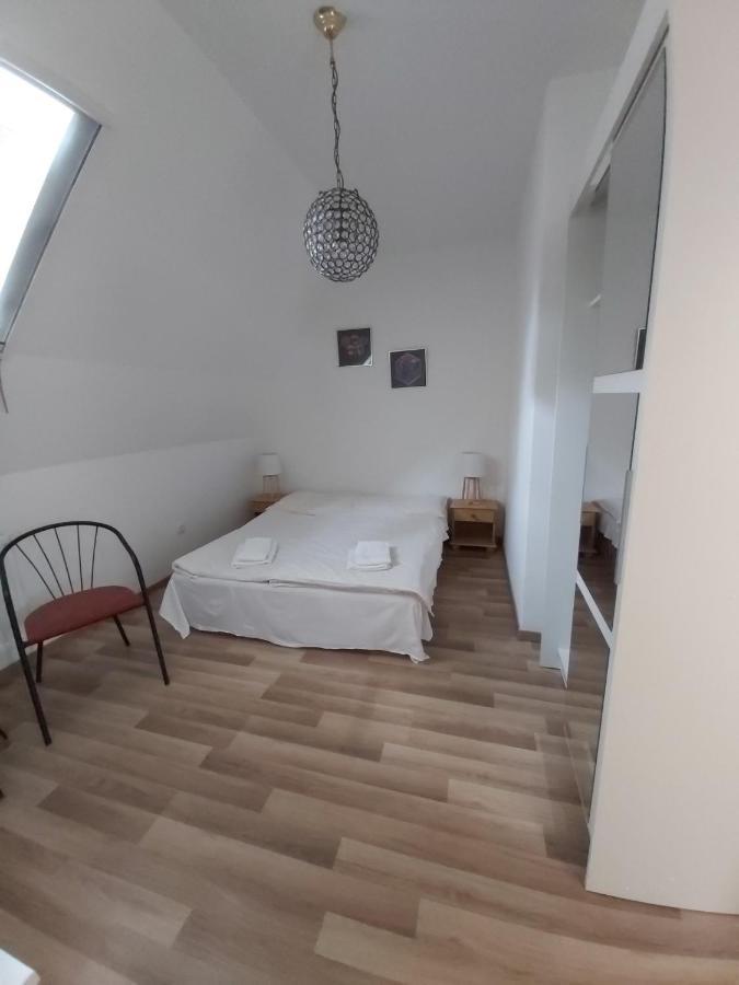 Bed and Breakfast Platanus Vendeghaz Zamárdi Exterior foto